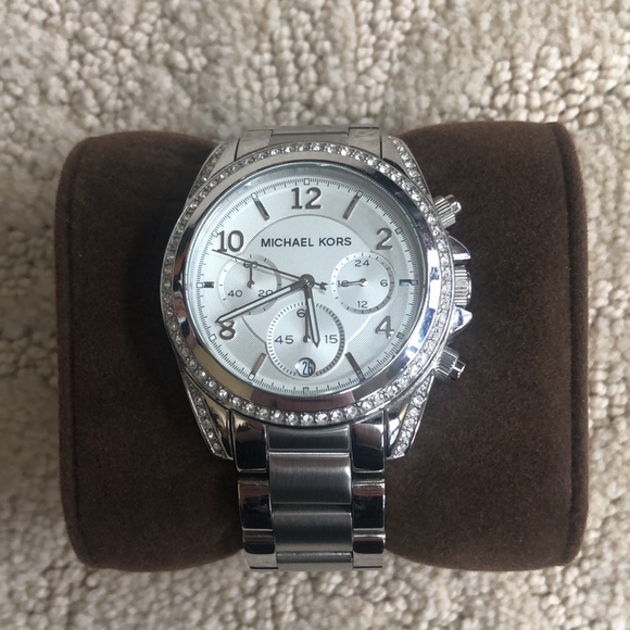 Michael Kors Silver Watch - Picture 1 of 8
